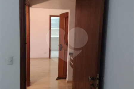 Apartamento no Edificio Jatiúca á venda.