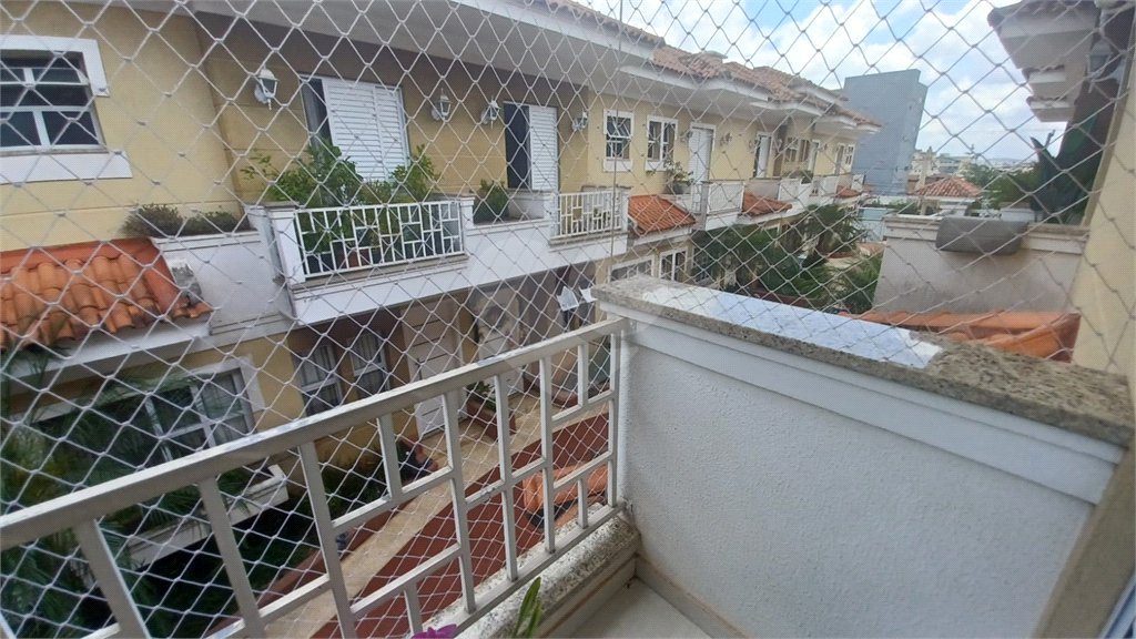 Casa à venda com 3 quartos, sendo 1 suíte, no condomínio Santanna, São Paulo - SP