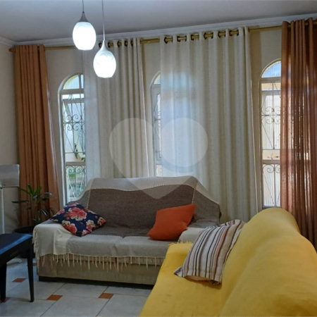 Sobrado à venda com 3 quartos em Vila Giordano, São Paulo, SP