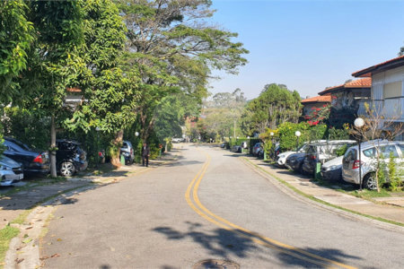 Casa à venda com 4 quartos, sendo 2 suítes, no condomínio Vila Panamericana, São Paulo - SP