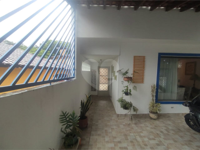 Sobrado à venda com 3 quartos, sendo 1 suíte,  em Tremembé, São Paulo, SP