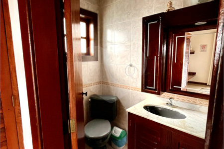 Casa à venda com 6 quartos, sendo 5 suítes,  em Alto de Búzios, Armação dos Búzios, RJ