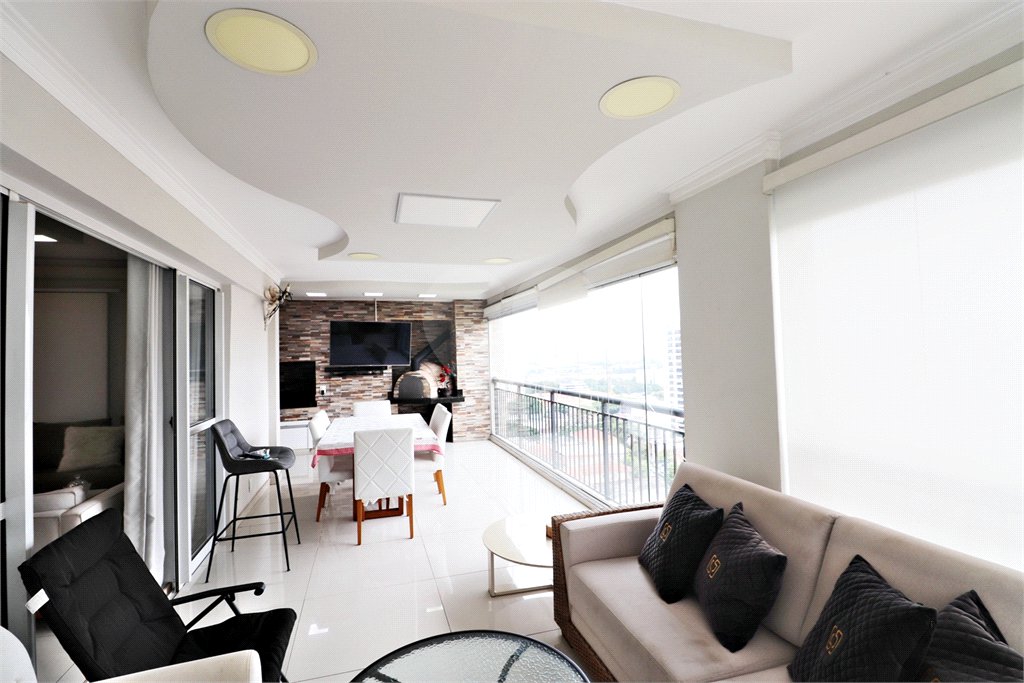 Apartamento à venda com 3 suítes em Santana, São Paulo, SP
