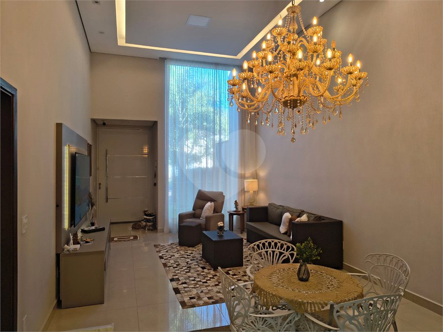 Casa à venda com 3 quartos, sendo 1 suíte, no condomínio Residencia Valencia - Ilha Turia, Ribeirão Preto - SP