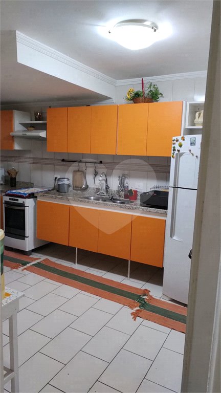 Duplex à venda com 3 quartos, sendo 1 suíte, em Enseada, Guarujá, SP
