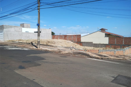 Terreno à venda em Jardim Universal, Araraquara, SP