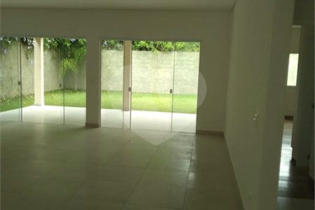 Casa à venda com 4 suítes no condomínio Saint Thomás Rua Uruana,9, Carapicuíba - SP