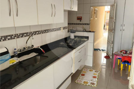 Casa à venda com 4 quartos, sendo 1 suíte, em Porto, Cuiabá, MT