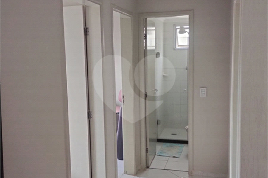 JARAGUÁ – FIT JARAGUÁ. Apartamento lindinho, em condomínio praticamente novo, super organizado e agradável, em local tranquilo com vista livre.