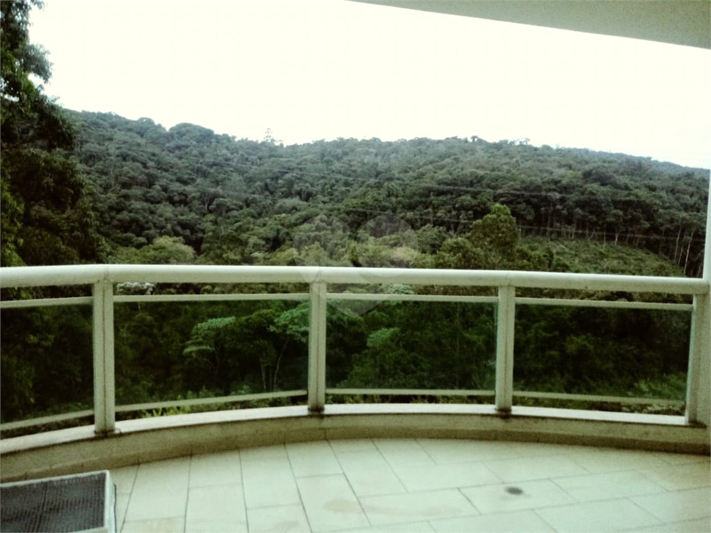 Sobrado à venda com 5 suítes em Seerra da Cantareira, Mairiporã, SP