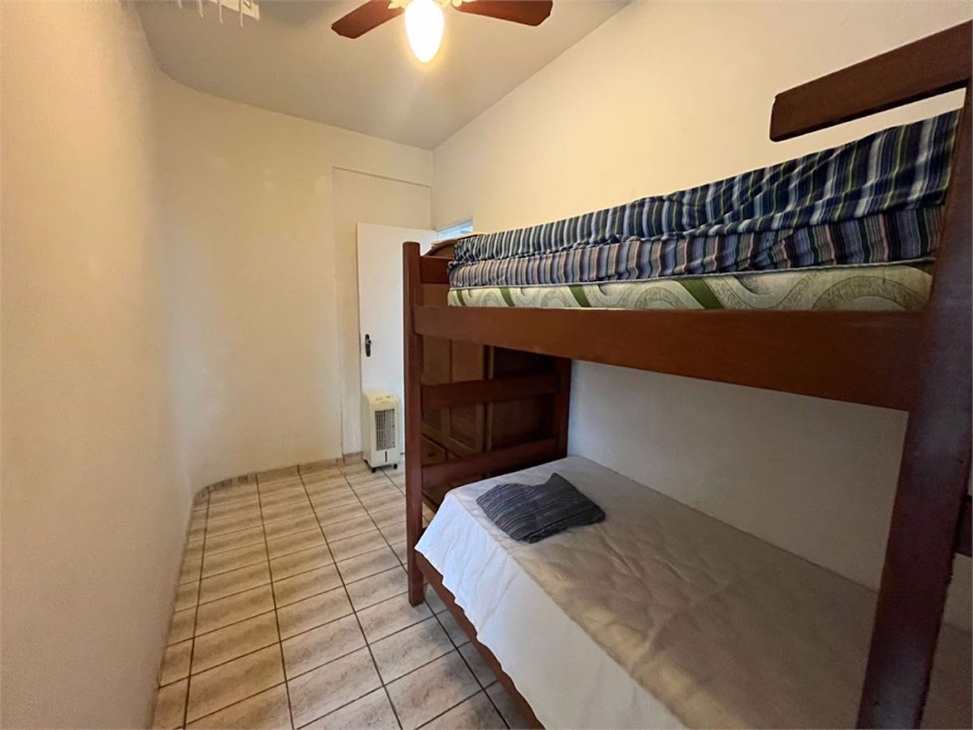 Apartamento Residencial à venda, Jardim Las Palmas, Guarujá - AP0190.