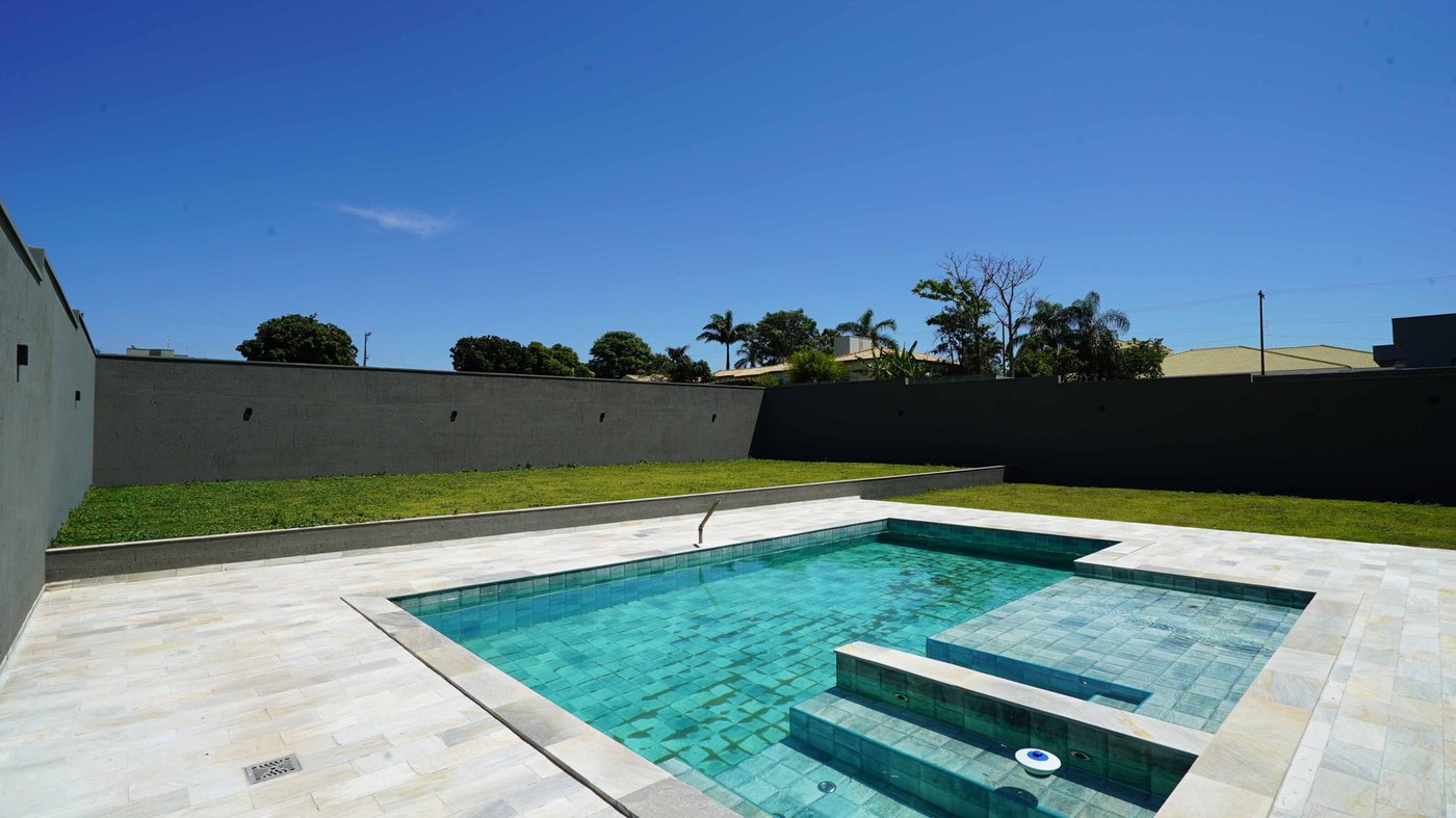Casa à venda com 4 suítes no condomínio Gramado Park Residencial, Álvares Machado - SP