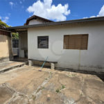 Casa térrea à venda com amplo quintal e grande potencial na Vila Nery