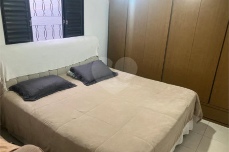 Casa Térrea à venda com 3 quartos em Vila Nivi, São Paulo, SP