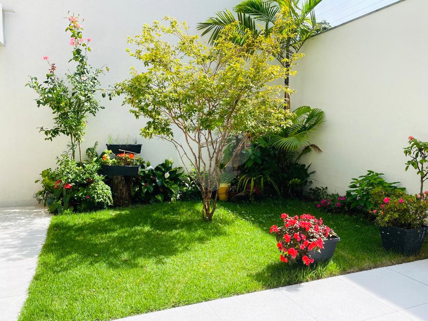 Casa à venda com 4 quartos, sendo 2 suítes, no condomínio Residencial Vila Lagos, São Paulo - SP