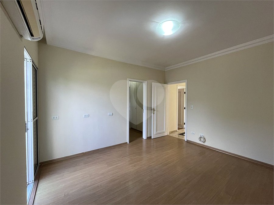 Casa para alugar com 4 quartos, sendo 2 suítes, no condomínio Porto Fino, São Paulo - SP