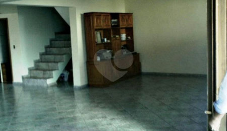 Sobrado à venda com 4 quartos, sendo 3 suítes, em Horto, São Paulo, SP