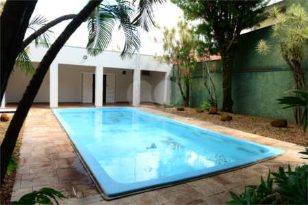 Casa térrea em Araraquara/SP.