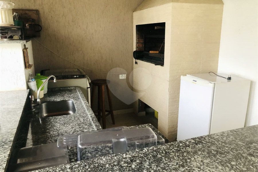 SOBRADO A VENDA NO TREMEMBÉ - 3 DORMS. (1 SUÍTE) E 5 VAGAS