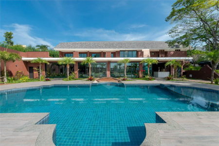 Casa à venda com 4 suítes no condomínio Vale da Santa Fé, Vinhedo - SP
