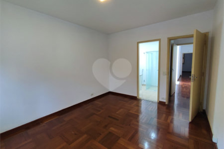 Casa para alugar com 4 quartos, sendo 2 suítes, no condomínio Comendador Elias Zarzur, São Paulo - SP