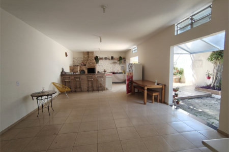 Casa à venda com 2 quartos, sendo 1 suíte, em Vila Santa Terezinha, Várzea Paulista, SP