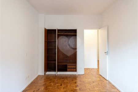 Apartamento à venda com 3 quartos, sendo 1 suíte, em Itaim Bibi, São Paulo, SP