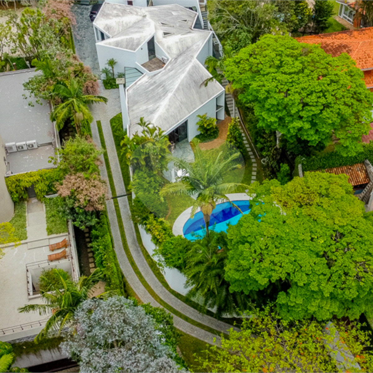 Sobrado à venda com 4 suítes em Real Parque, São Paulo, SP