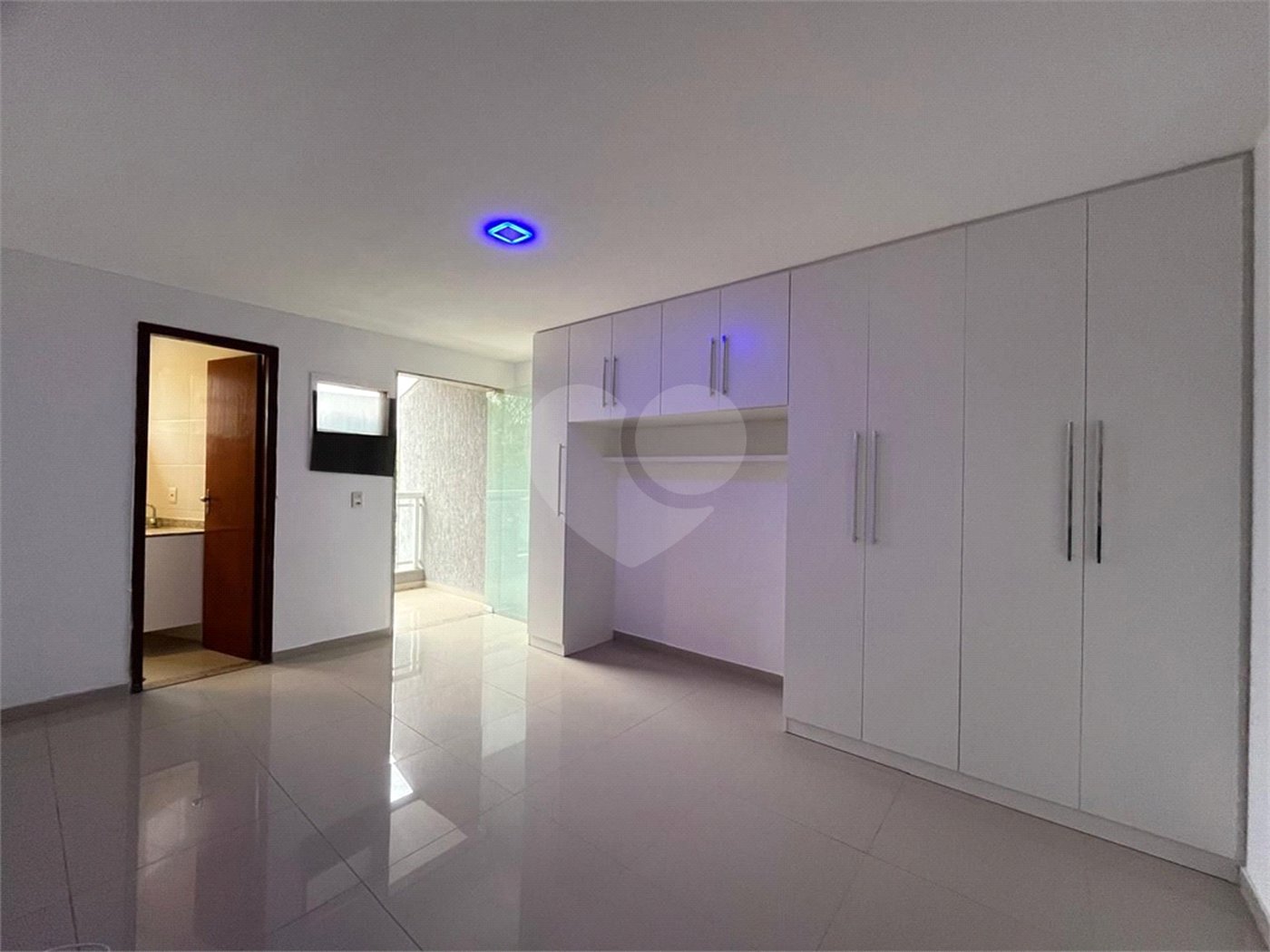 Casa à venda com 3 quartos, sendo 2 suítes, no condomínio Notting Hill - Campo Grande, Rio de Janeiro - RJ