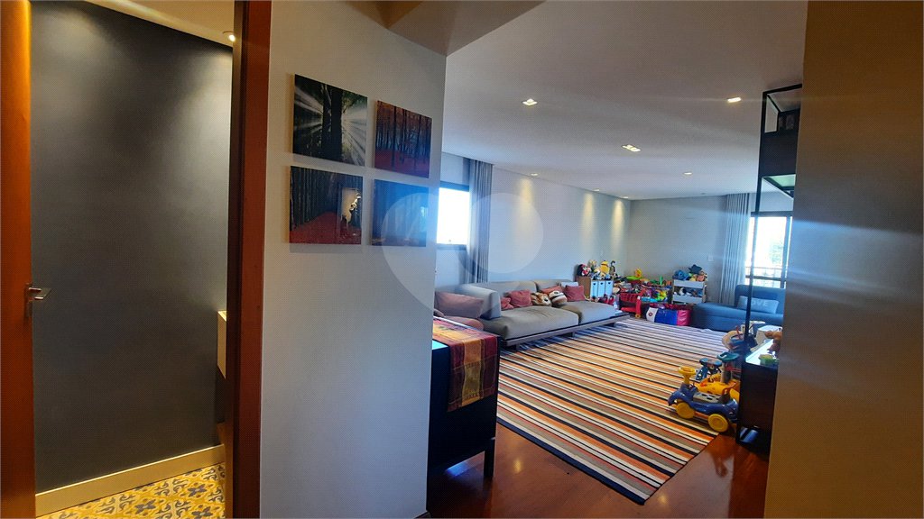 Apartamento à venda com 4 quartos, sendo 2 suítes, em Morumbi, São Paulo, SP