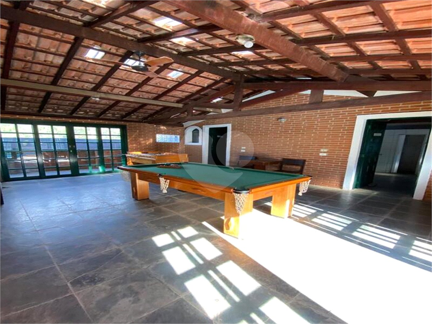 Chácara à venda com 10 quartos, sendo 2 suítes, em Mombaça, São Roque, SP