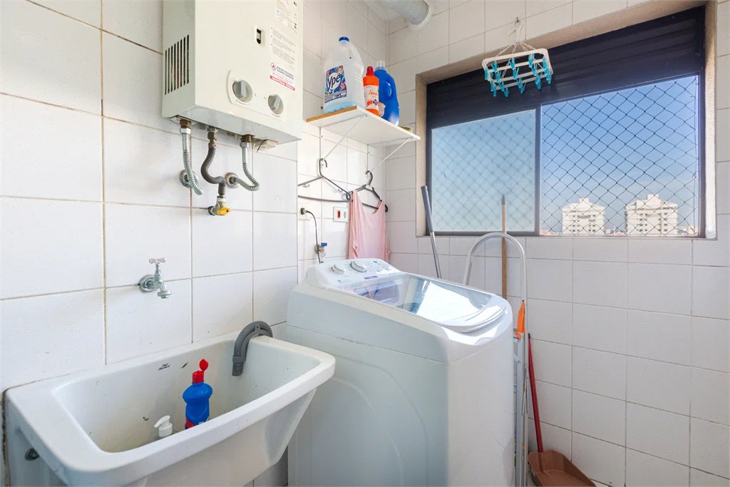 Apartamento à venda com 2 quartos, sendo 1 suíte,  em Vila Hamburguesa, São Paulo, SP