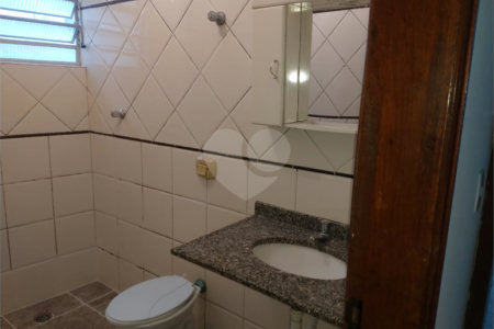 Sobrado à venda com 3 quartos, sendo 1 suíte, em Parque Ramos Freitas, São Paulo, SP