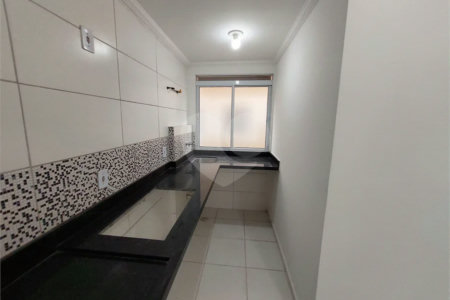 Apartamento à venda com 2 quartos e 1 vaga na Vila Nova Bonsucesso