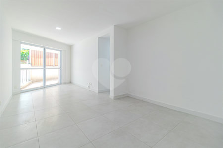 Apartamento à venda com 3 quartos, sendo 1 suíte, em Lagoa, Rio de Janeiro, RJ