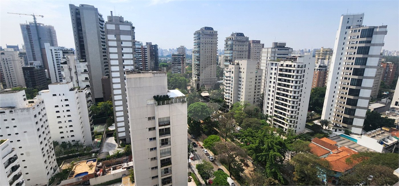 Apartamento à venda ou para alugar com 4 quartos, sendo 1 suíte, em Vila Nova Conceição, São Paulo, SP