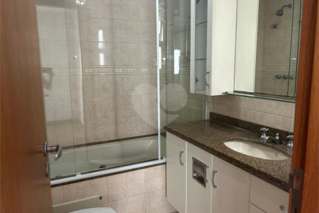 Apartamento para alugar com 3 quartos, sendo 1 suíte, em Pinheiros, São Paulo, SP