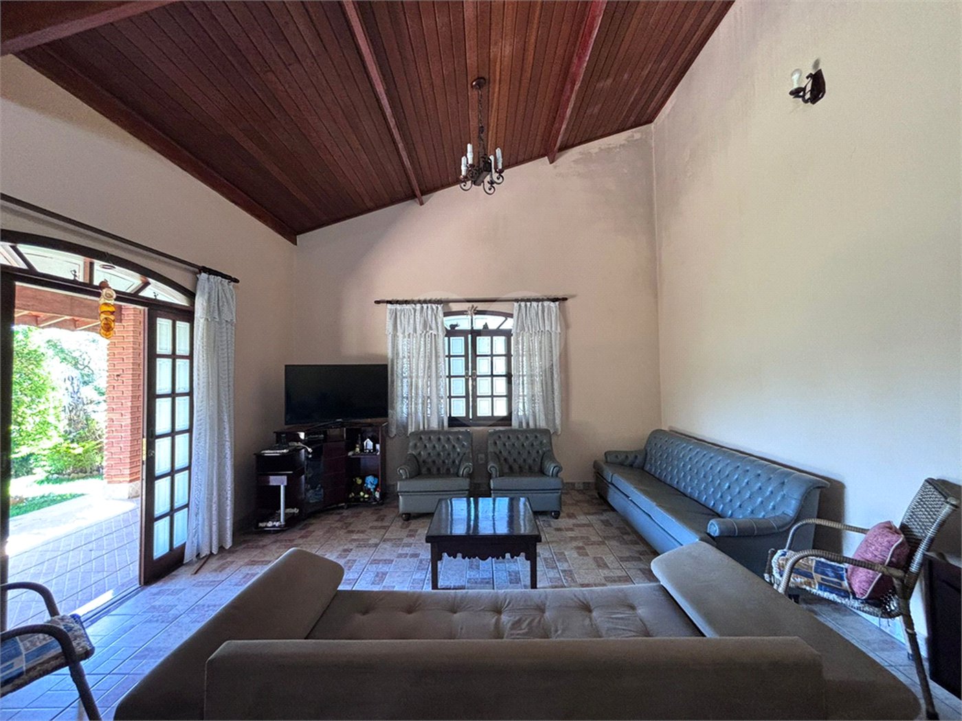 Casa Térrea à venda com 4 quartos, sendo 2 suítes, em Alpes D'Ouro, Bom Jesus dos Perdões, SP