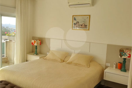 Casa à venda com 3 suítes no condomínio Estância Marambaia, Vinhedo - SP