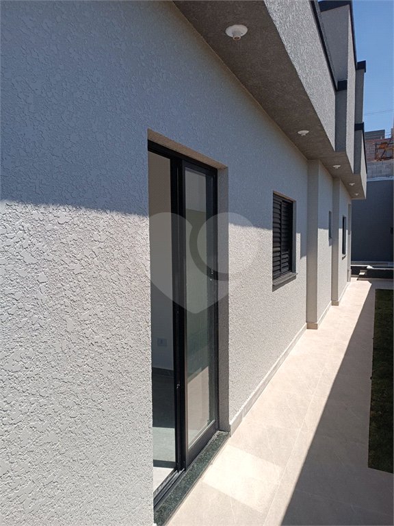 Casa à venda com 3 quartos, sendo 1 suíte, no condomínio Residencial Jardins da Catalunha, Atibaia - SP