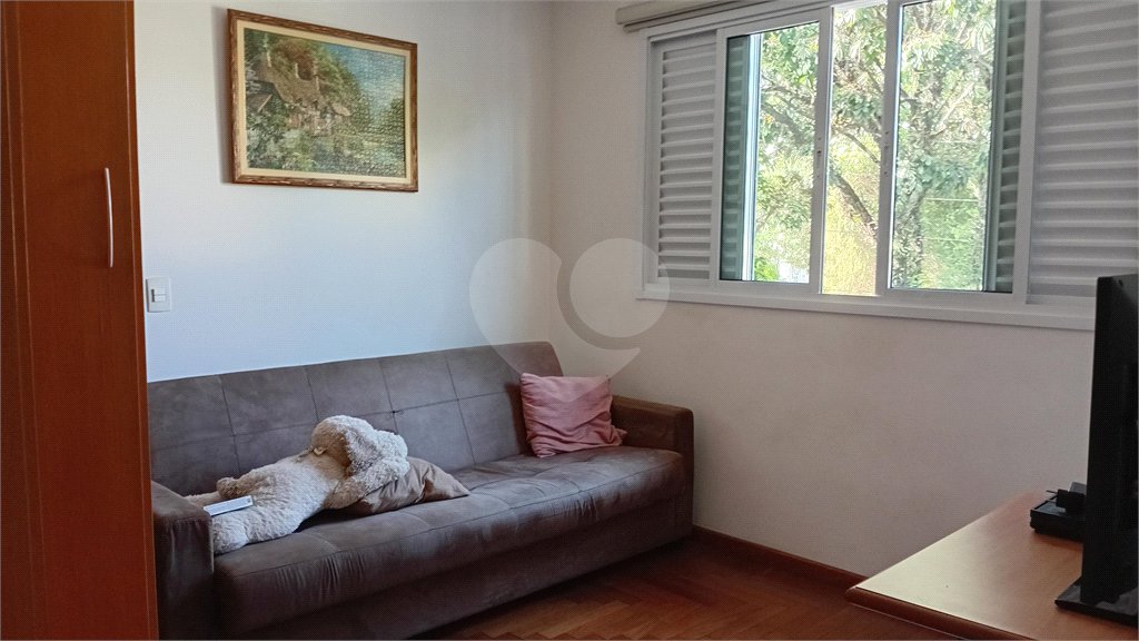 Sobrado à venda com 4 quartos, sendo 2 suítes,  em Vila Gilda, Santo André, SP