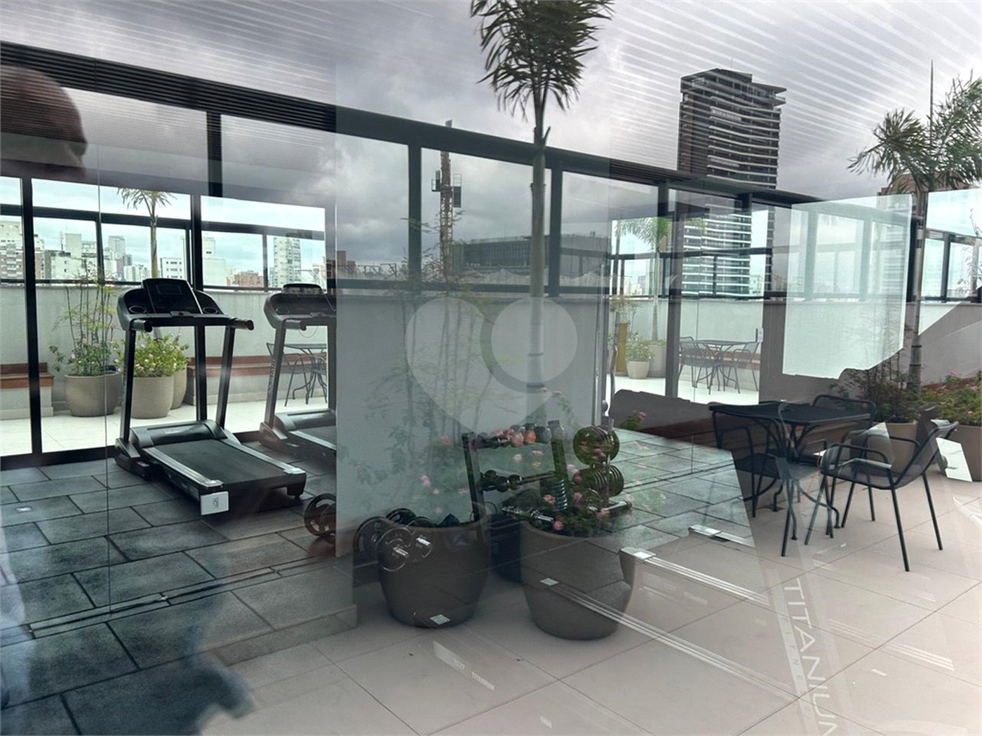 Apartamento à venda com 2 suítes em Cerqueira César, São Paulo, SP