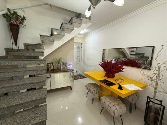 Sobrado à venda com 3 quartos, sendo 1 suíte,  em Tremembé, São Paulo, SP