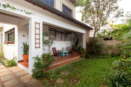 Casa à venda com 3 quartos, sendo 1 suíte, em Alto da Boa Vista, São Paulo, SP