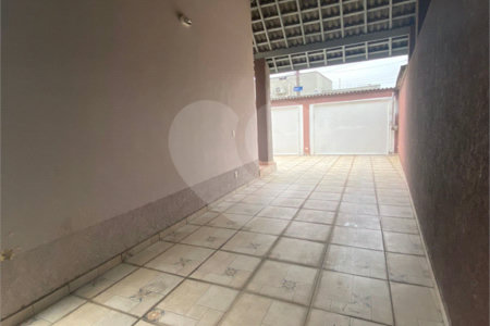 Casa Térrea à venda com 4 quartos, sendo 1 suíte,  em Vila Oliveira, Mogi das Cruzes, SP