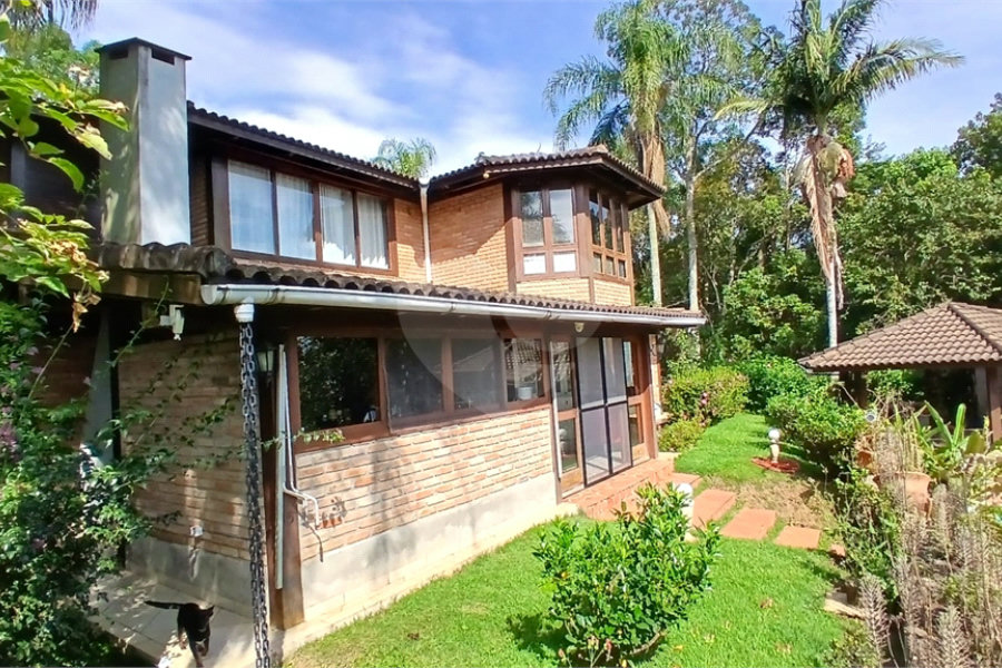 Casa à venda com 4 suítes no condomínio Sausalito, Mairiporã - SP