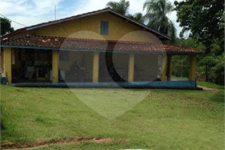 Chácara à venda com 4 quartos no Centro, Piracaia, SP