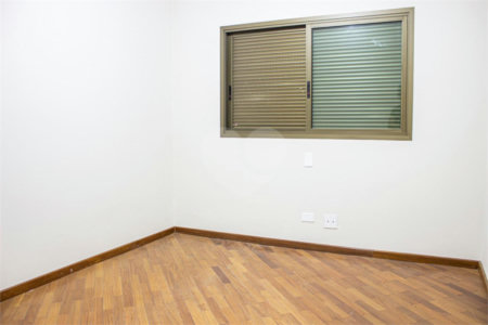 Apartamento à venda com 3 suítes em Jardim Londrina, São Paulo, SP