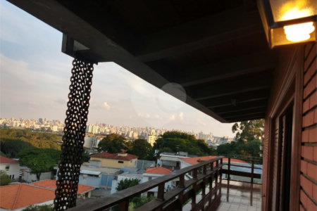 Sobrado à venda com 4 suítes em Jardim São Bento, São Paulo, SP