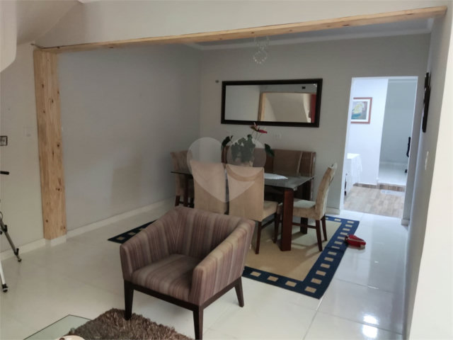 Sobrado à venda com 3 quartos, sendo 1 suíte,  em Chácara Monte Alegre, São Paulo, SP